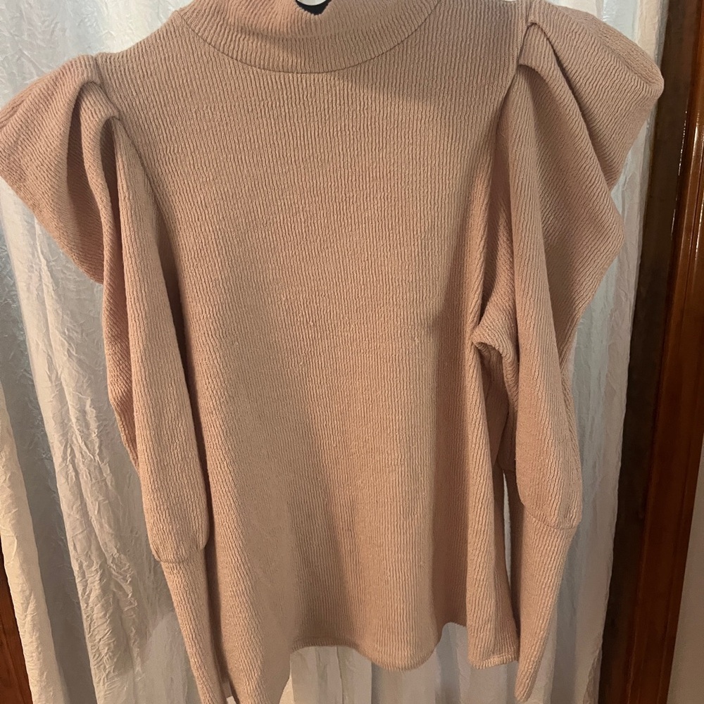 Express Women's Sweater in Soft Pink